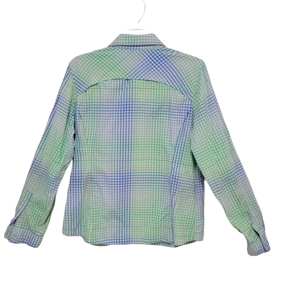 Columbia women's Omni Shade sun protected vented lightweight button down shirt - Picture 2 of 13